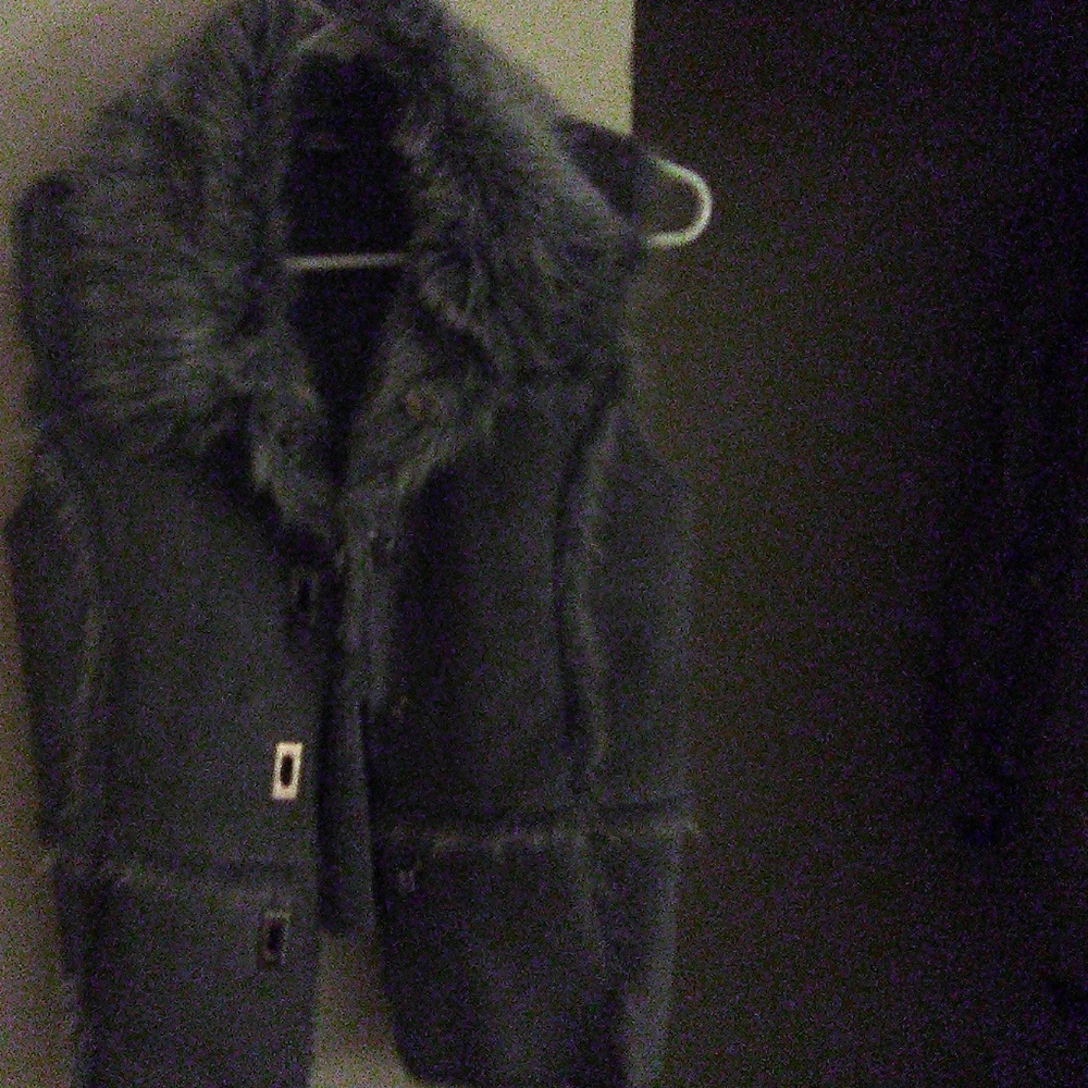 Fur vest